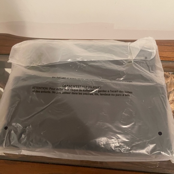 ❤️Last weekend in closet❤️NWT Victoria’s Secret Love Tote - Picture 3 of 8